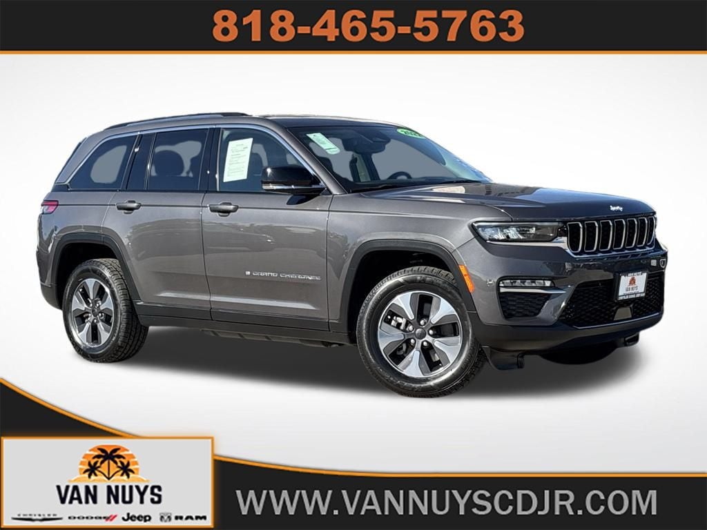2022 Jeep Grand Cherokee 4xe's photo