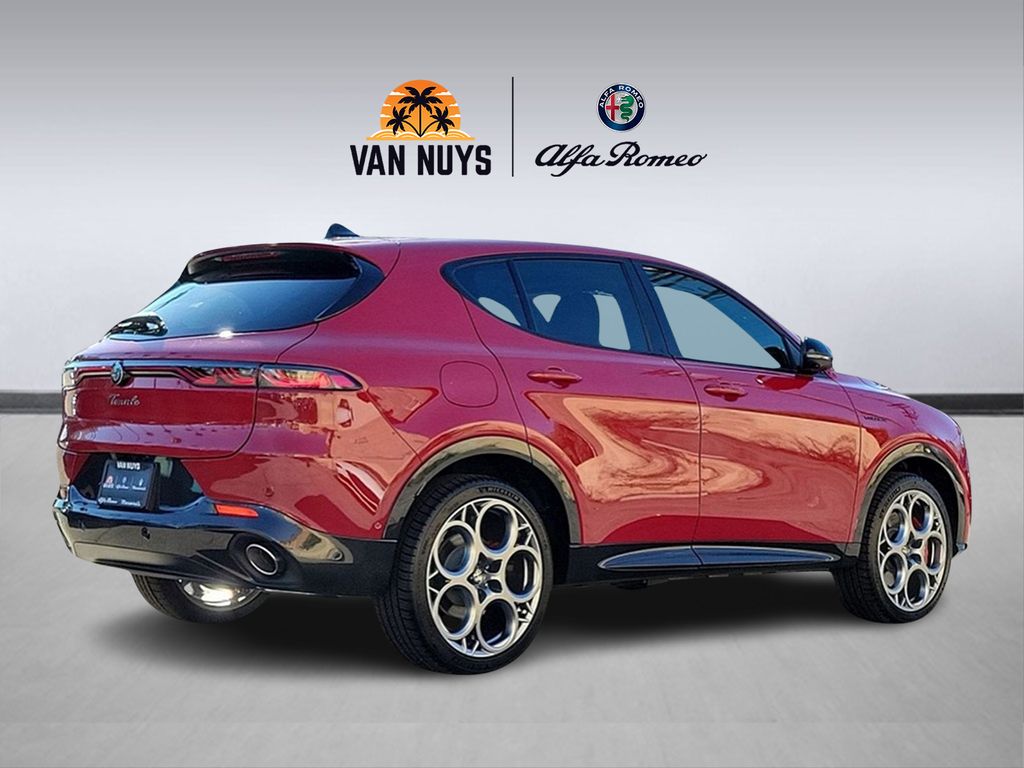 2024 Alfa Romeo Tonale photo 2