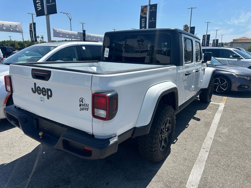 2022 Jeep Gladiator Willys photo 3