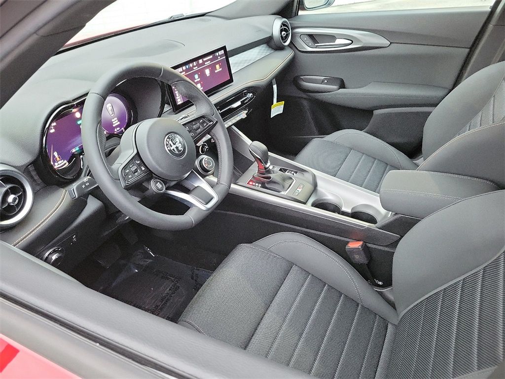 2024 Alfa Romeo Tonale Ti photo 4