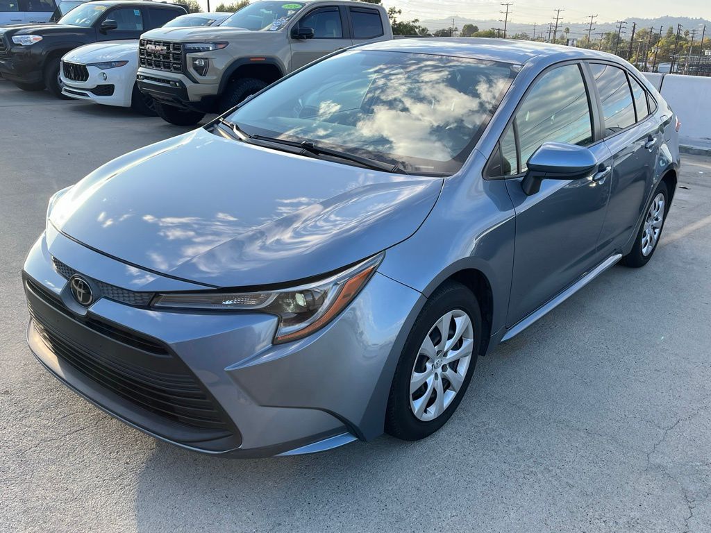 2023 Toyota Corolla LE photo 2