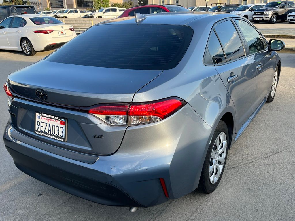 2023 Toyota Corolla LE photo 3