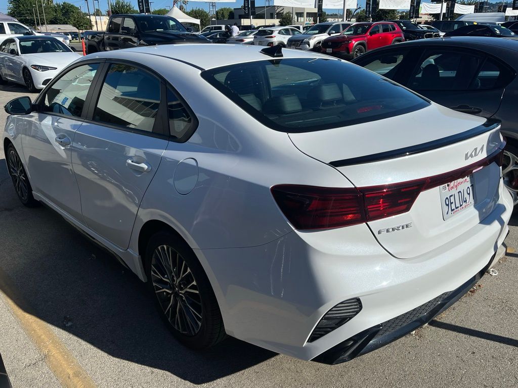2023 Kia Forte GT photo 3