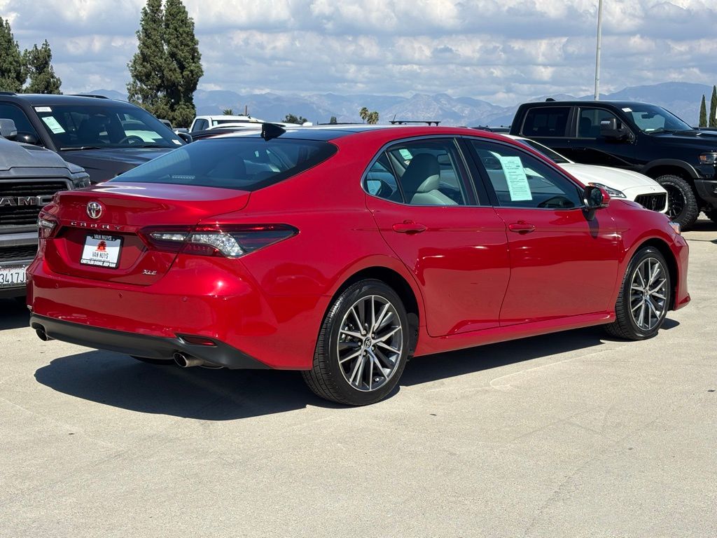 2023 Toyota Camry XLE V6 photo 3