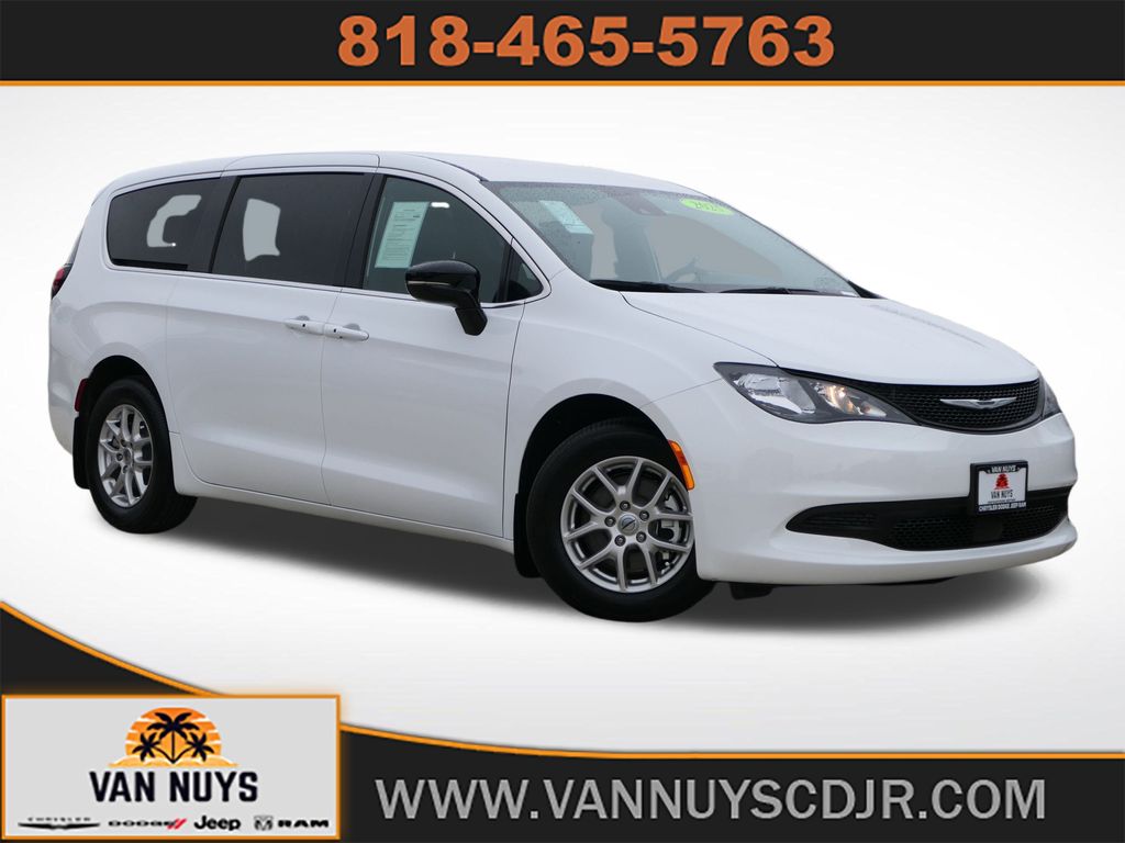 2025 Chrysler Voyager LX's photo