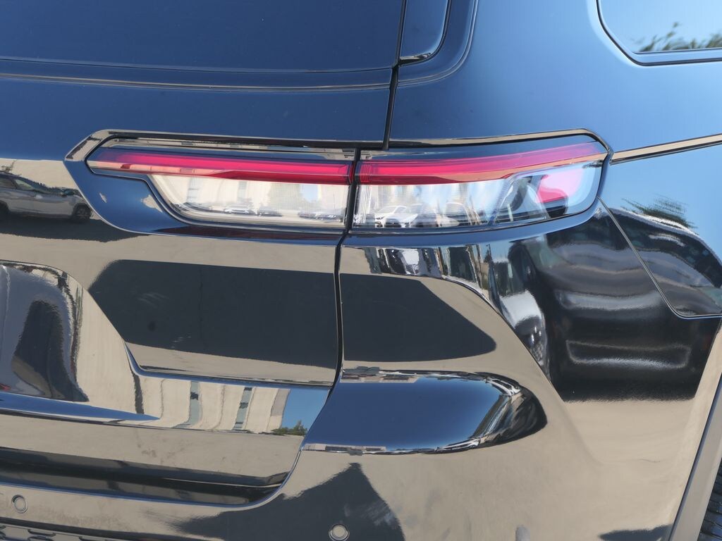 Used 2021 Jeep Grand Cherokee L Laredo SUV