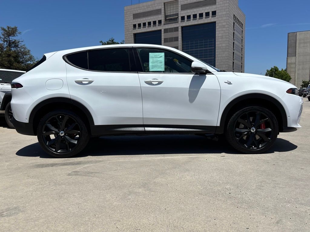 2023 Dodge Hornet GT Plus photo 2