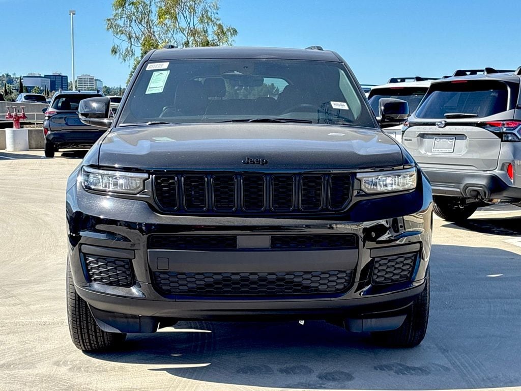 New 2025 Jeep Grand Cherokee L Laredo SUV