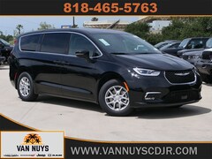 2026 Chrysler Pacifica Select Van Passenger Van