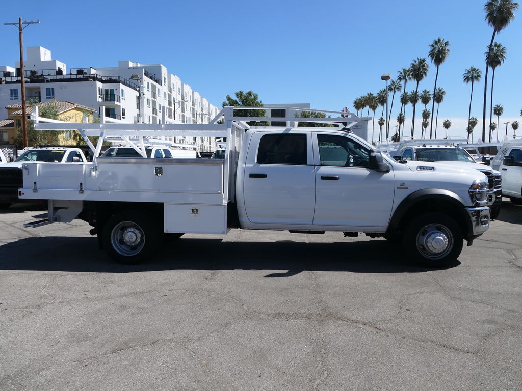 2025 Ram 5500 Tradesman photo 2