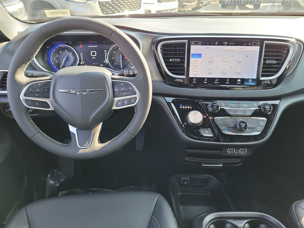 2025 Chrysler Voyager LX photo 3