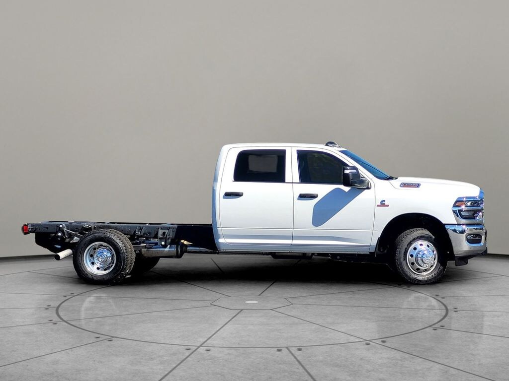 New 2025 Ram 3500 Chassis Cab Tradesman/Big Horn Truck Crew Cab