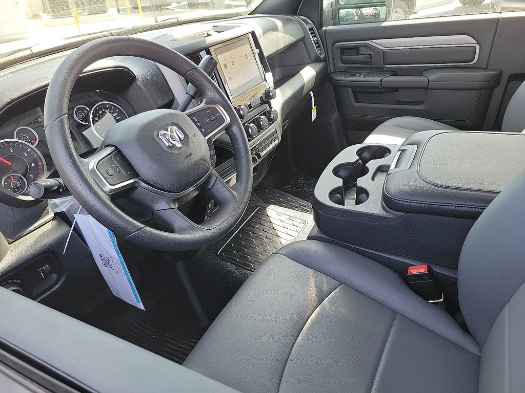 2025 Ram 4500 Tradesman photo 2
