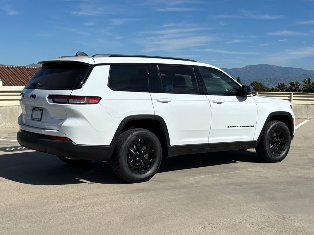New 2025 Jeep Grand Cherokee L Laredo SUV