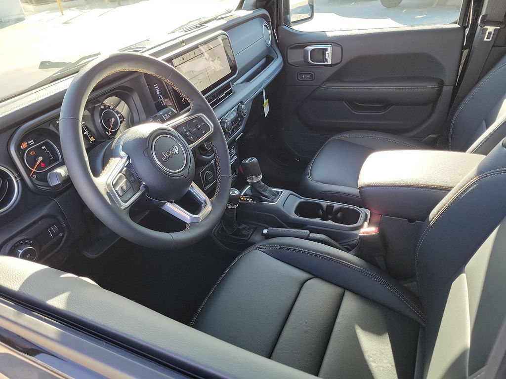 2025 Jeep Wrangler Sahara photo 2