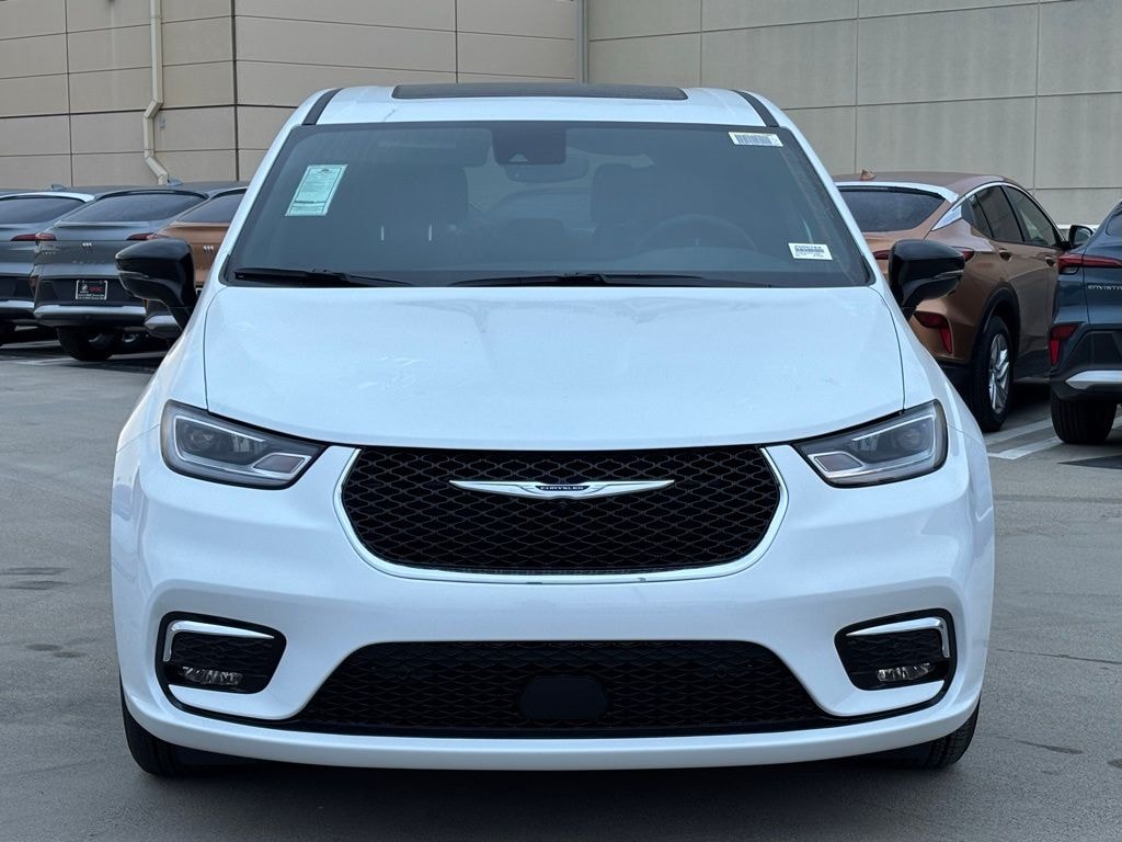 New 2026 Chrysler Pacifica Select Van Passenger Van