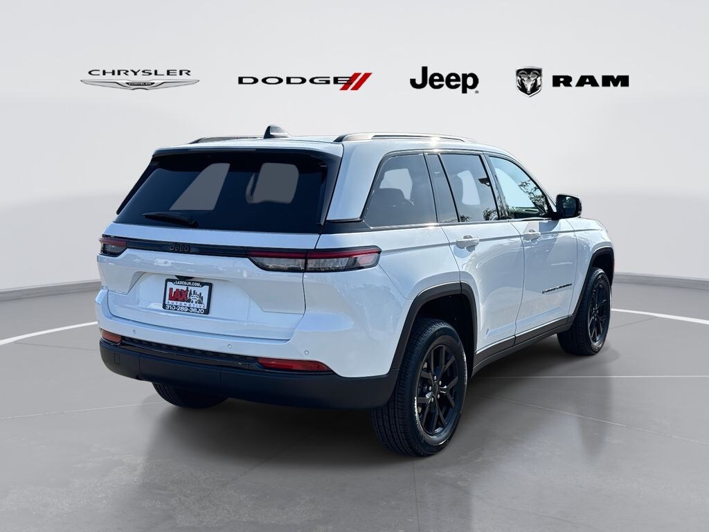 New 2025 Jeep Grand Cherokee Laredo SUV