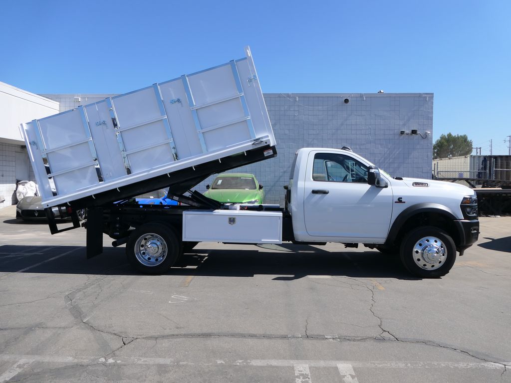 2025 Ram 5500 Tradesman photo 2