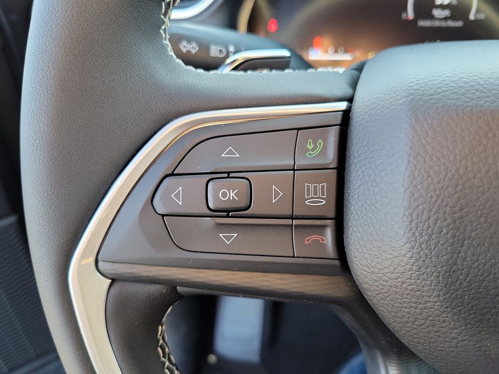 2025 Jeep Grand Cherokee Laredo X photo 4
