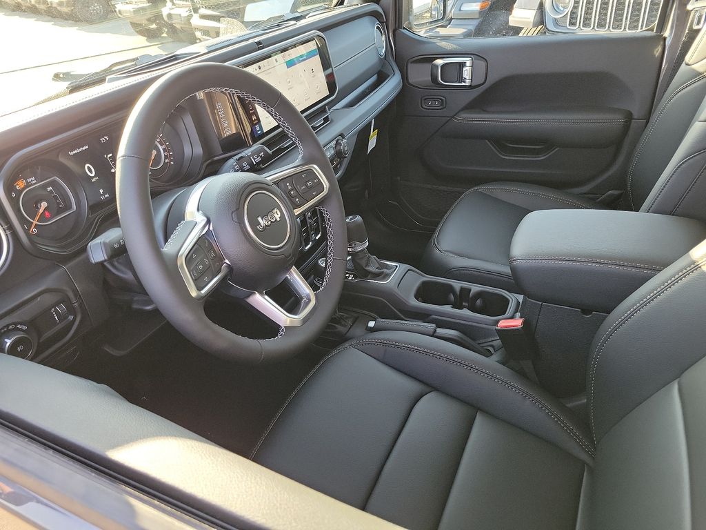 2025 Jeep Wrangler Sahara photo 2