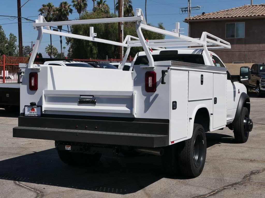 2025 Ram 5500 Tradesman photo 2