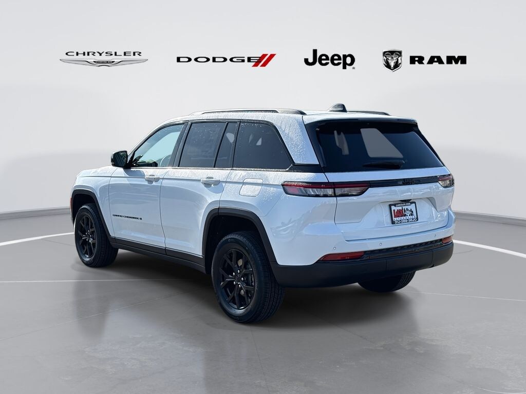 New 2025 Jeep Grand Cherokee Laredo SUV