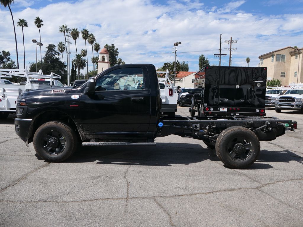 2026 Ram 3500 Tradesman photo 4