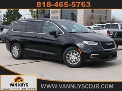 2026 Chrysler Pacifica Select Van Passenger Van