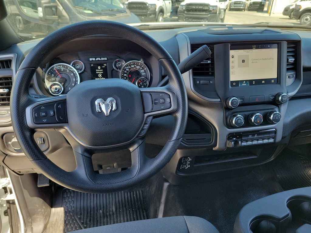 2024 Ram 5500 Tradesman SLT photo 3