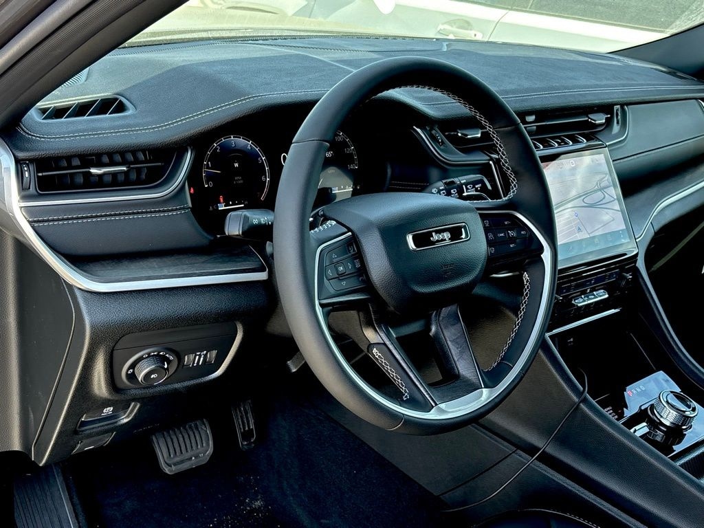 New 2025 Jeep Grand Cherokee Limited SUV