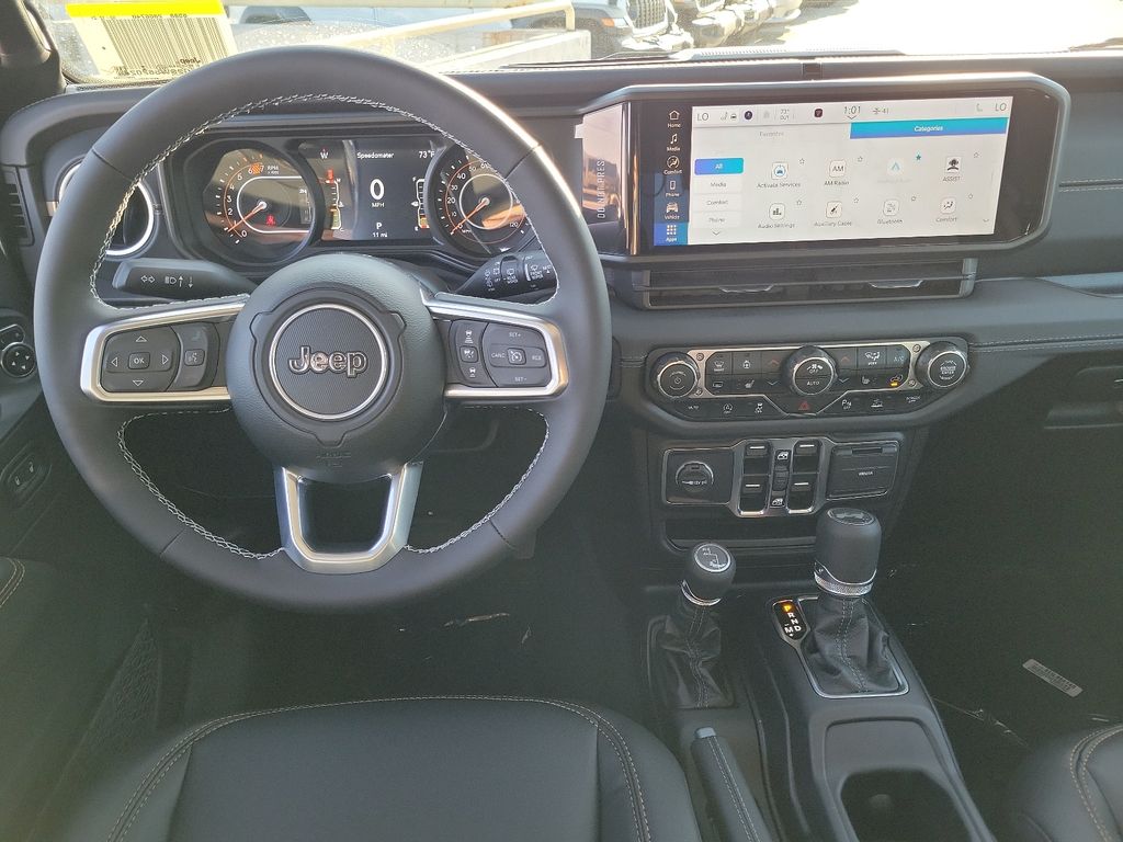 2025 Jeep Wrangler Sahara photo 3