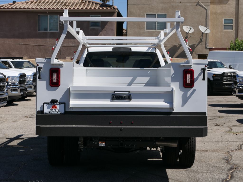 2025 Ram 5500 Tradesman photo 3