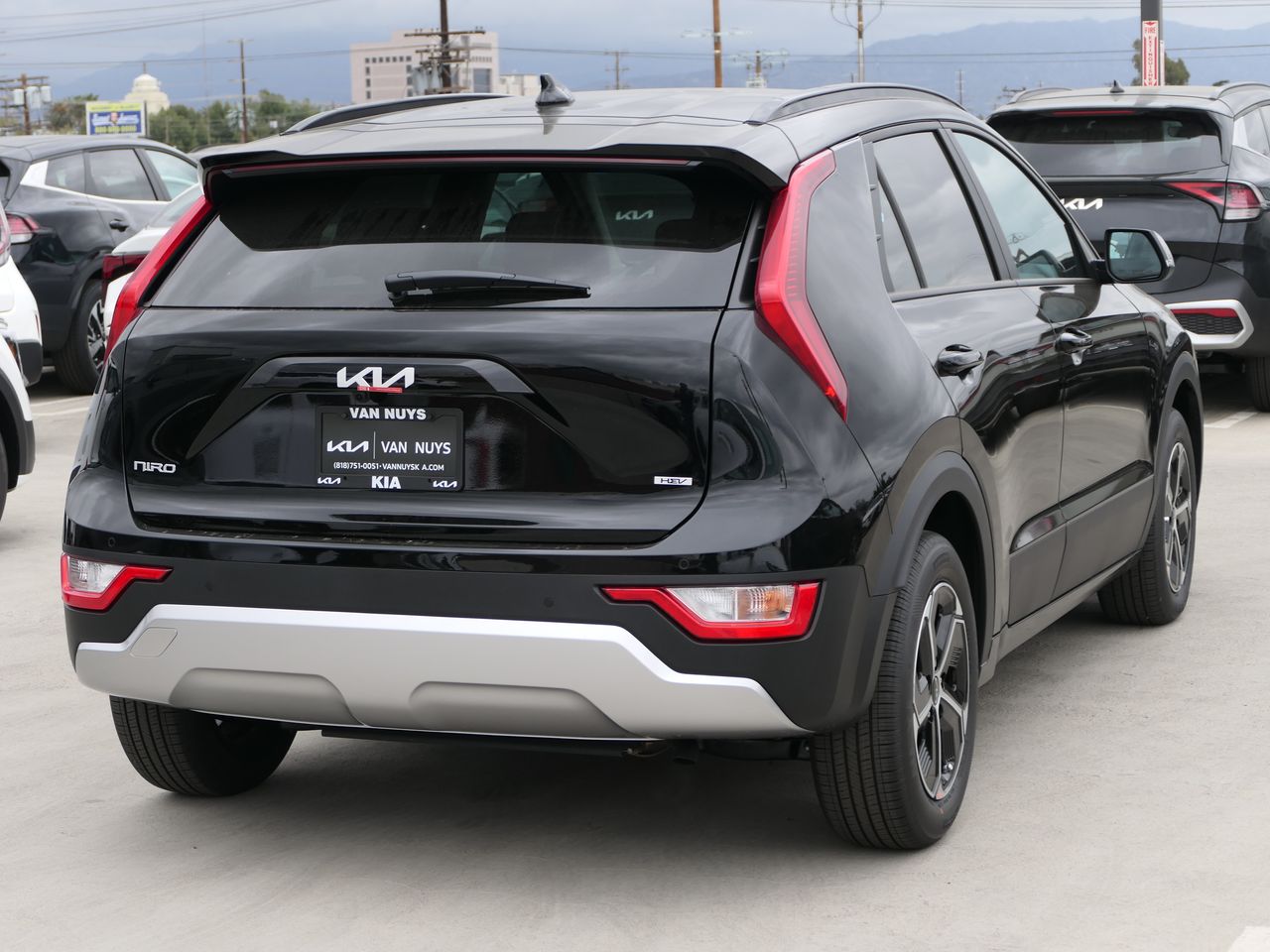 2025 Kia Niro EX photo 2