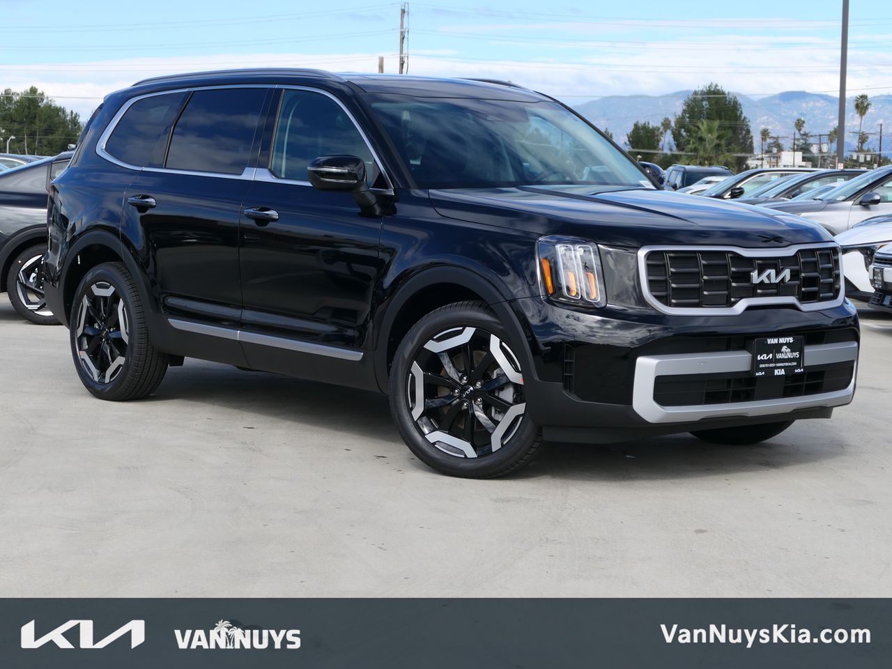 2025 Kia Telluride S's photo