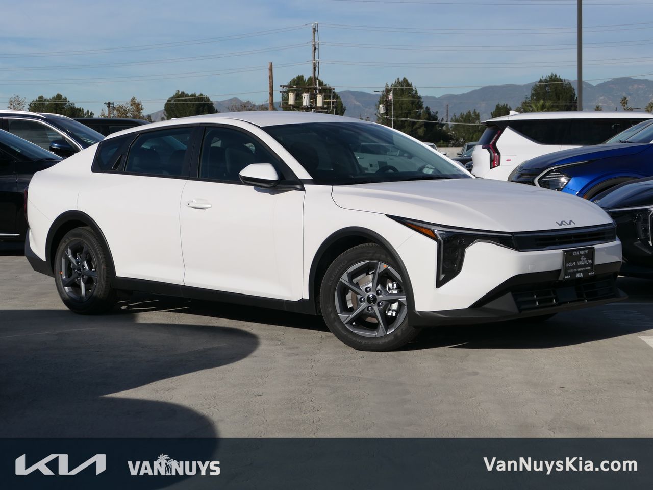 2025 Kia K4 LXS's photo