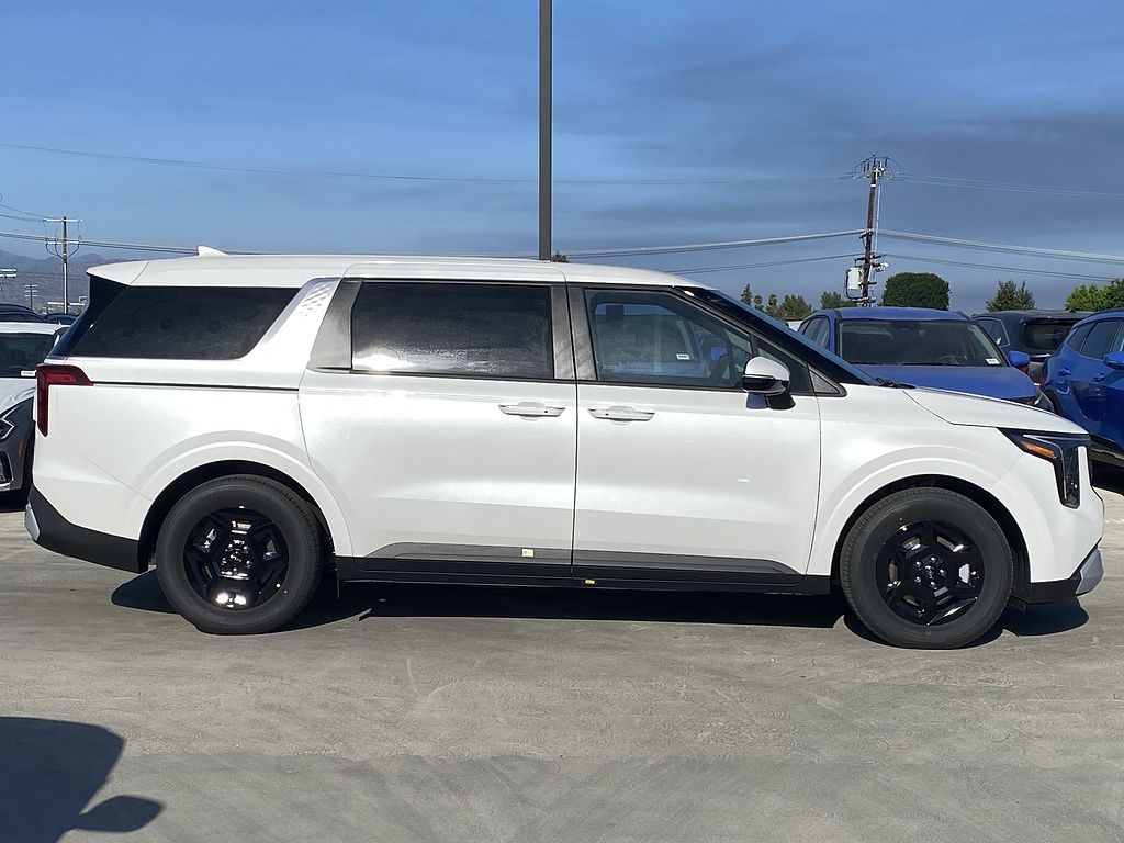 New 2026 Kia Carnival LXS Minivan/Van