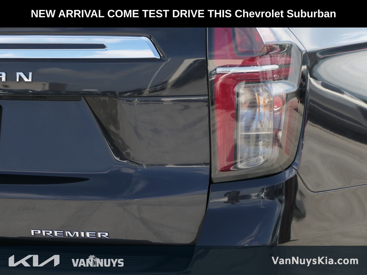 2024 Chevrolet Suburban Premier photo 2