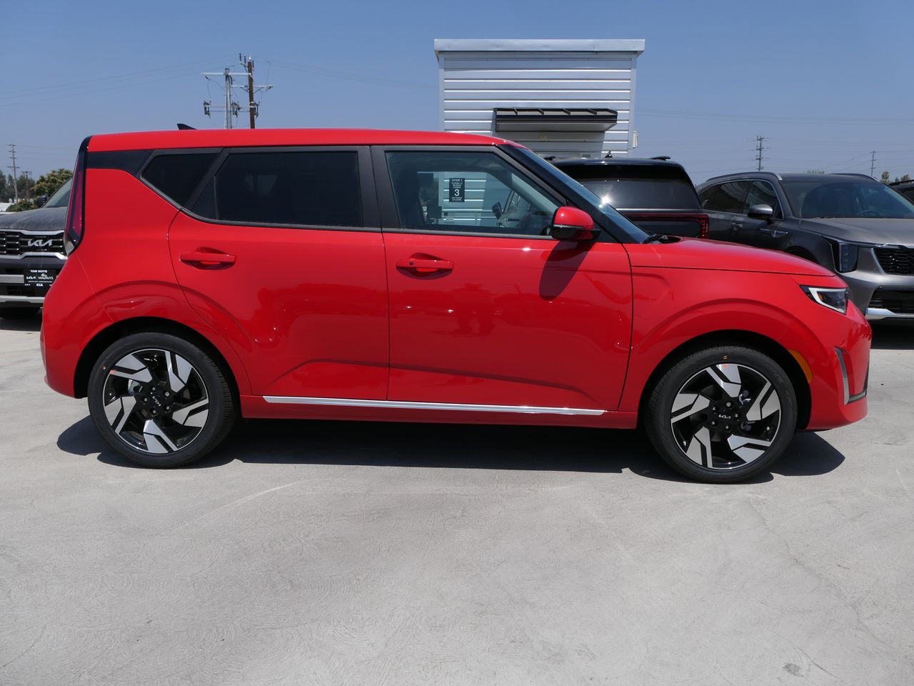 2025 Kia Soul GT-Line photo 2