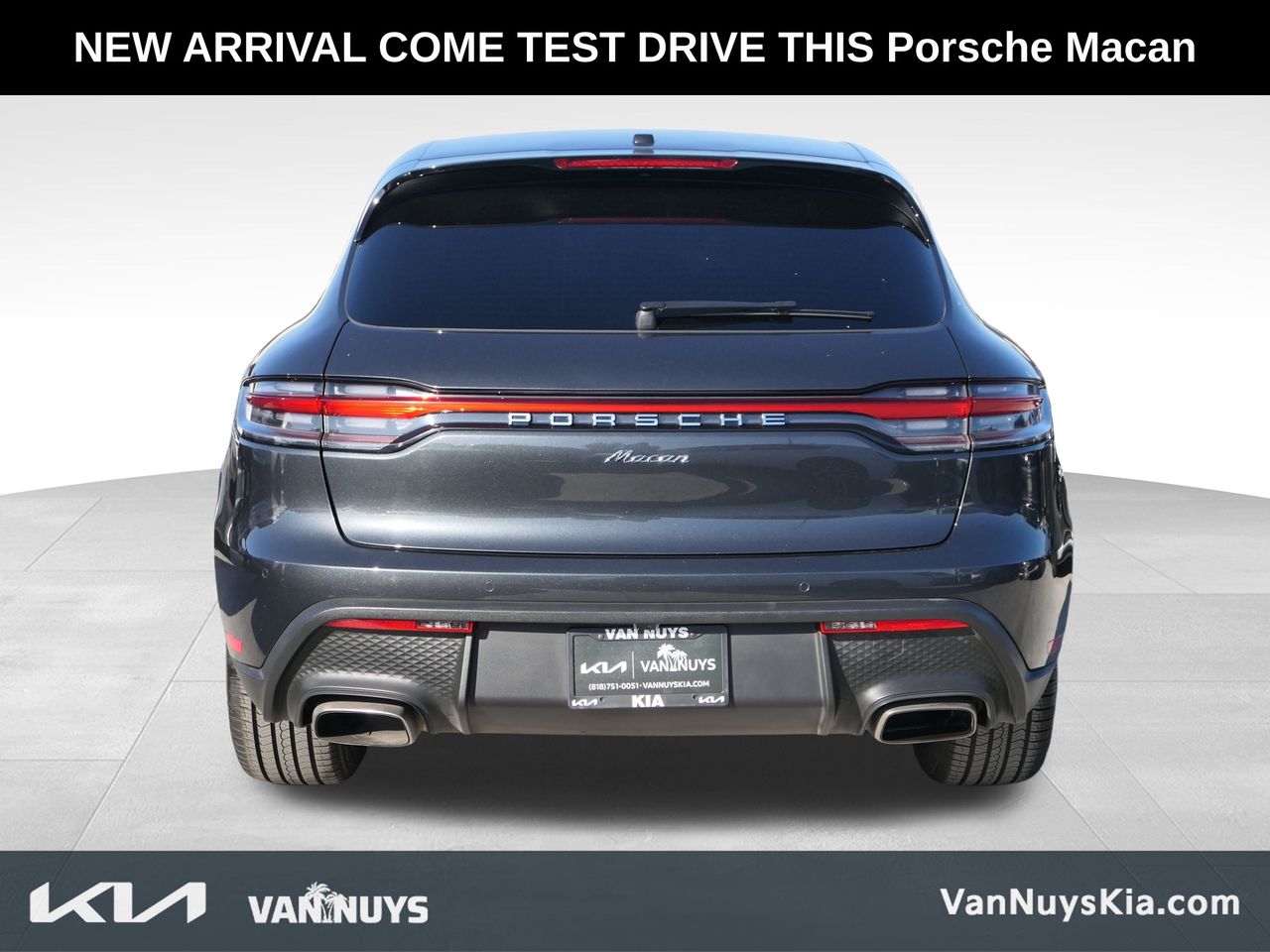 2023 Porsche Macan Base photo 3