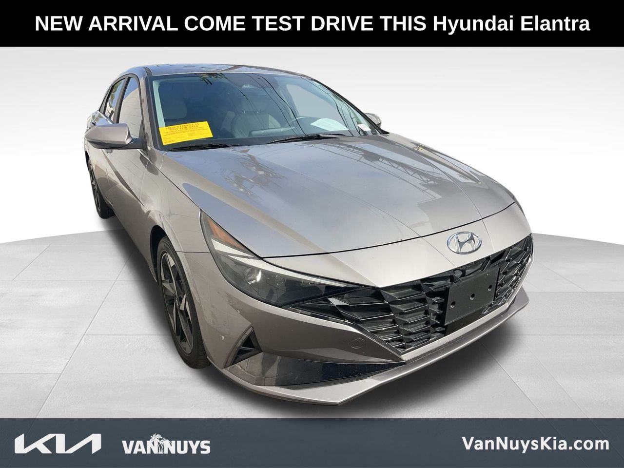 2023 Hyundai Elantra Limited photo 3
