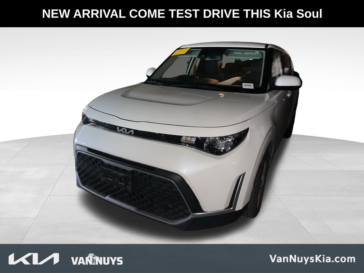 2023 Kia Soul LX photo 2