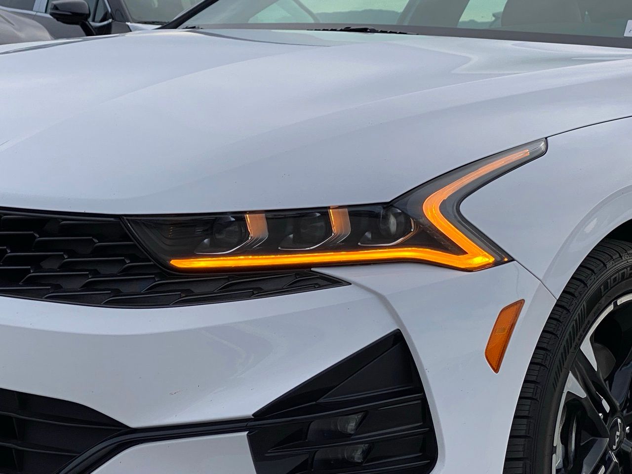 2024 Kia K5 GT-Line photo 3