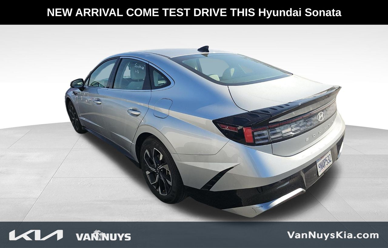 2025 Hyundai Sonata SEL photo 3