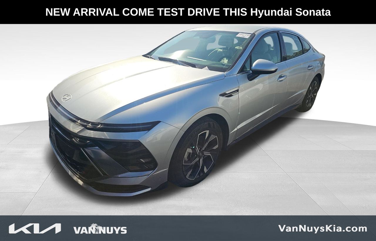 2025 Hyundai Sonata SEL photo 2