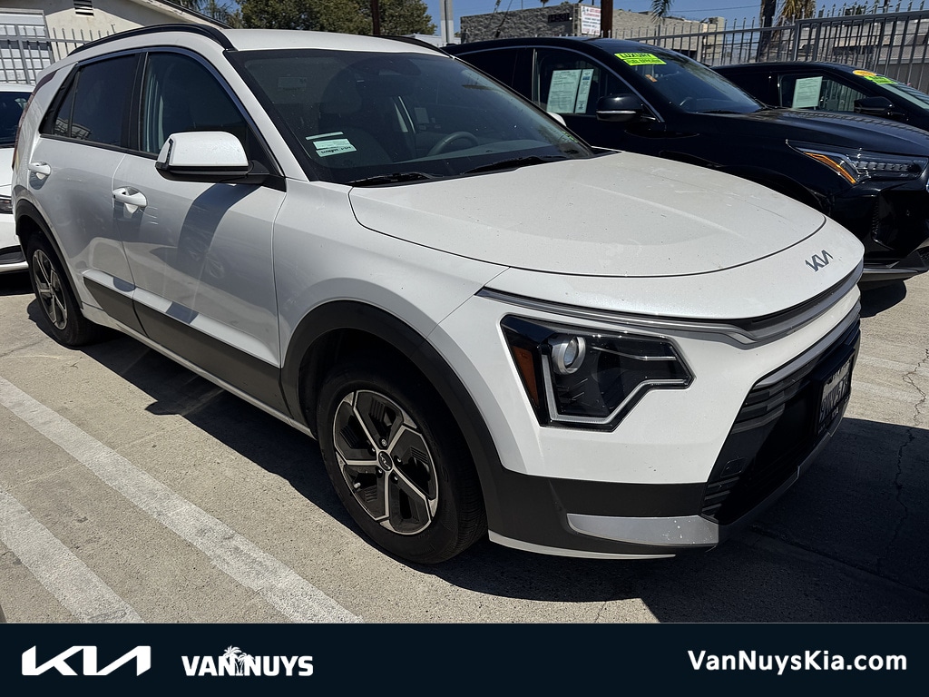 2025 Kia Niro EX HEV's photo