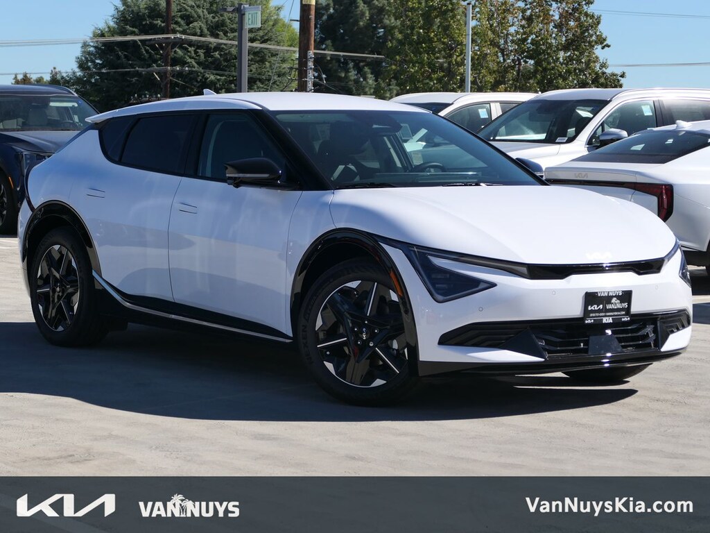 New 2025 Kia EV6 Wind SUV