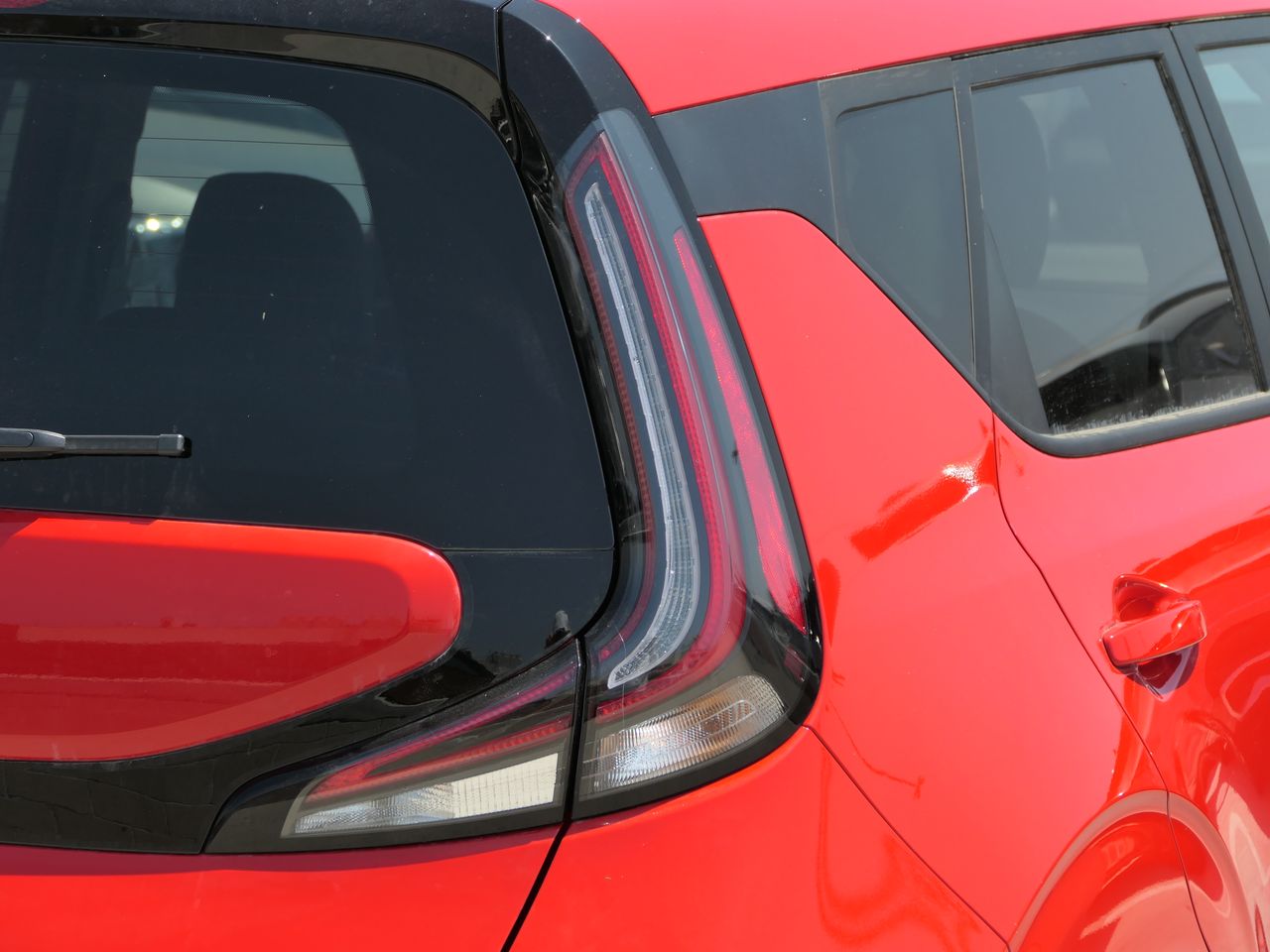2025 Kia Soul GT-Line photo 4
