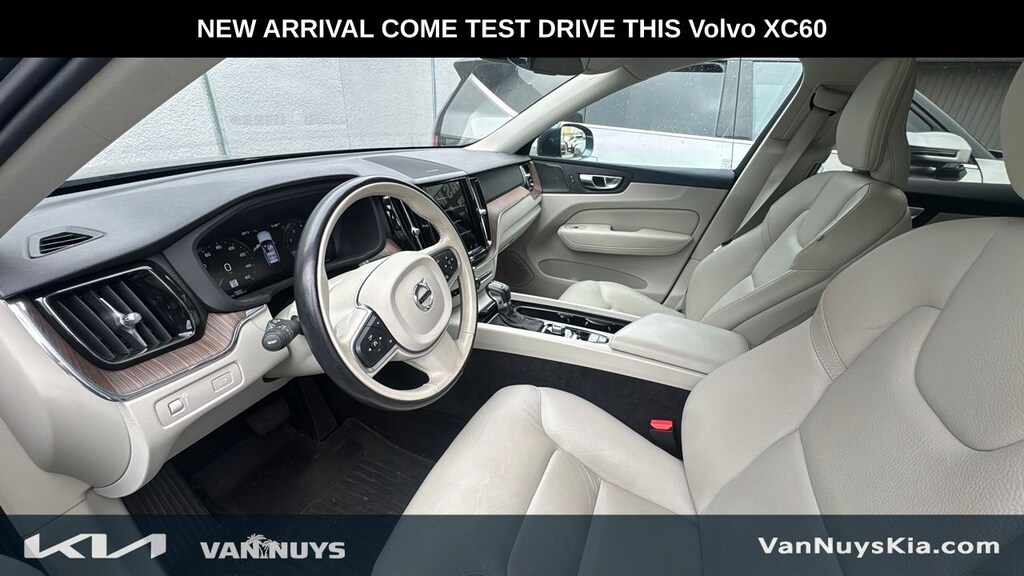 Used 2021 Volvo XC60 T5 Momentum SUV