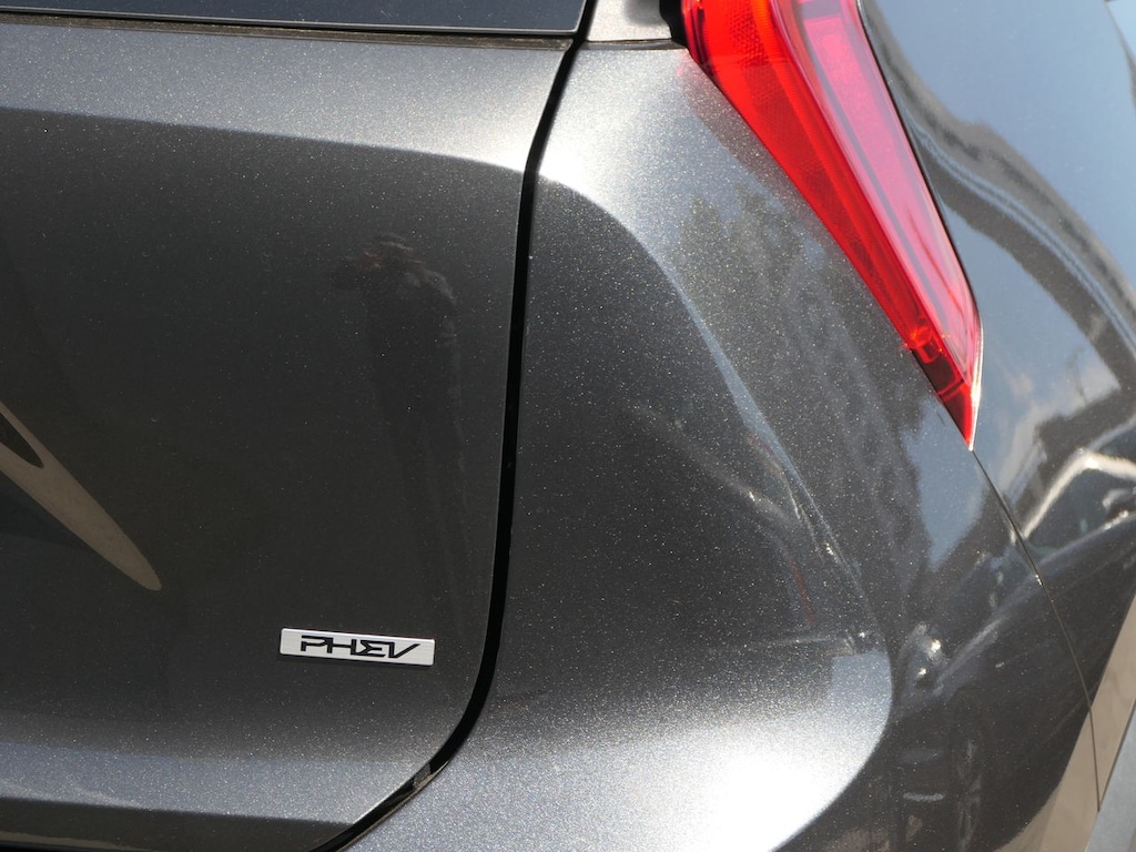 Used 2025 Kia Niro Plug-In Hybrid EX SUV