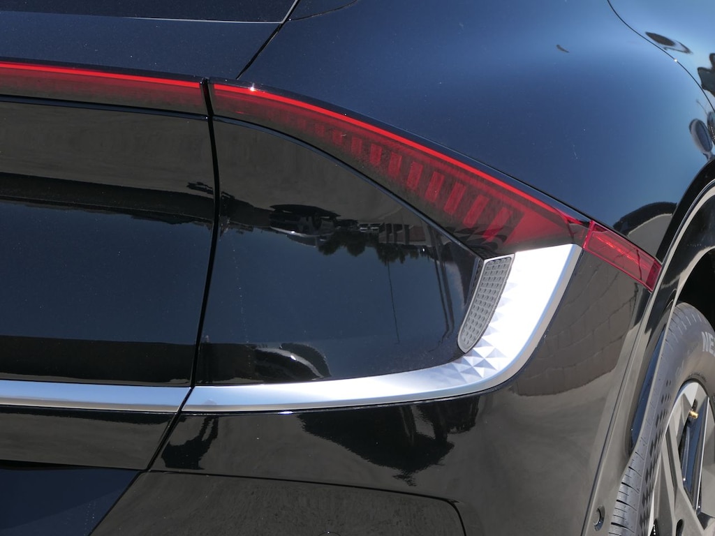 New 2025 Kia EV6 Wind SUV